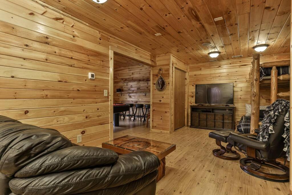 Trout Tales Riverfront Lodge- Deckedout, Hot Tub, Game Room, Firepit, Decks Galore, Pet Friendly 埃利杰 外观 照片
